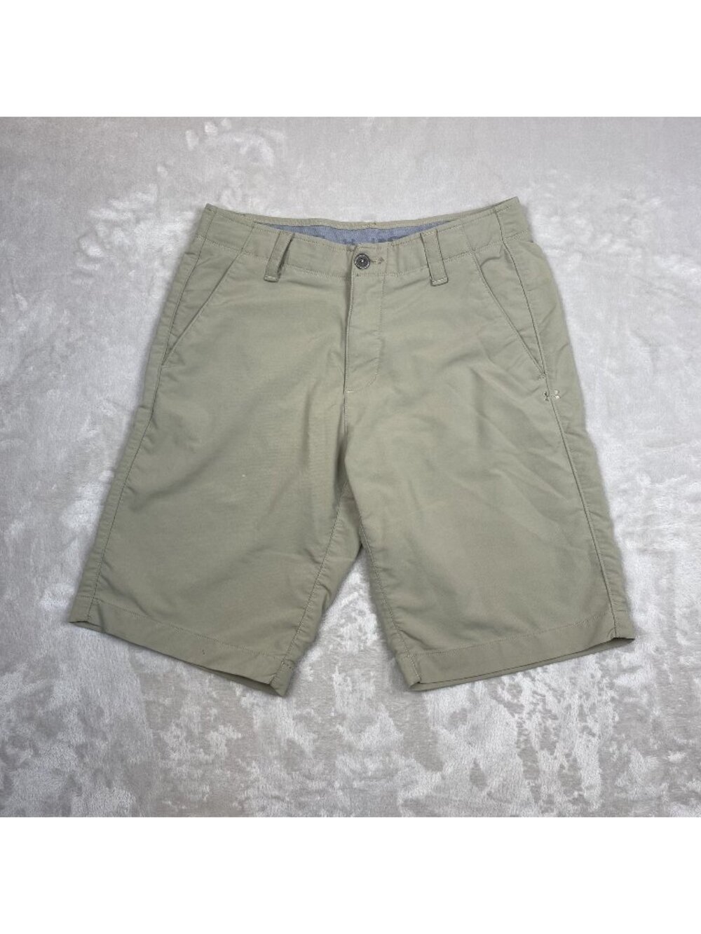 Under Armour Men HeatGear Khaki Shorts Size 30 Loose Fit Lightweight Casual Wear